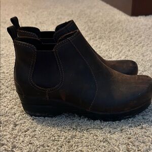 Dansko Frankie Chelsea pull on   ankle boot sz 38/8
